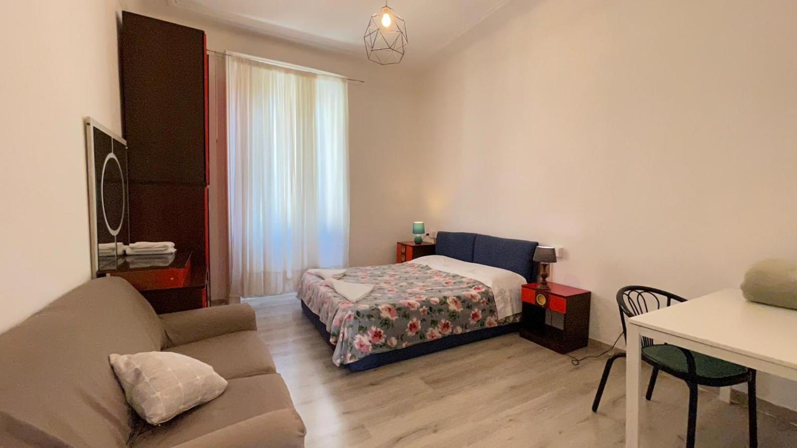 Room In The City Center - Stanza In Centro Citta Milão Exterior foto